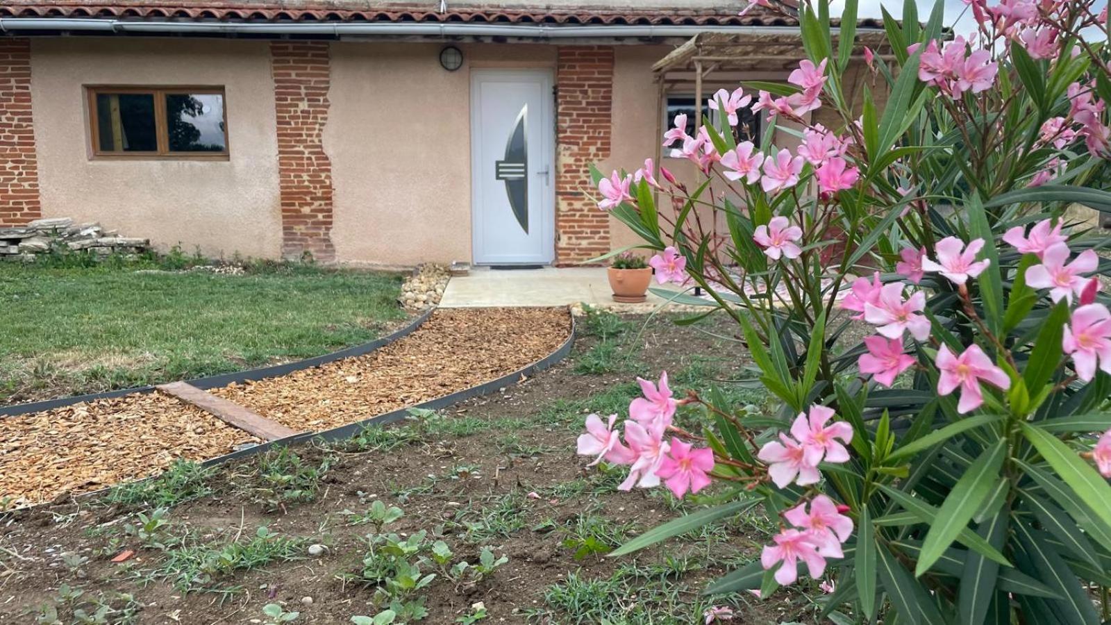 Le Gite De Cousal Esperce Экстерьер фото